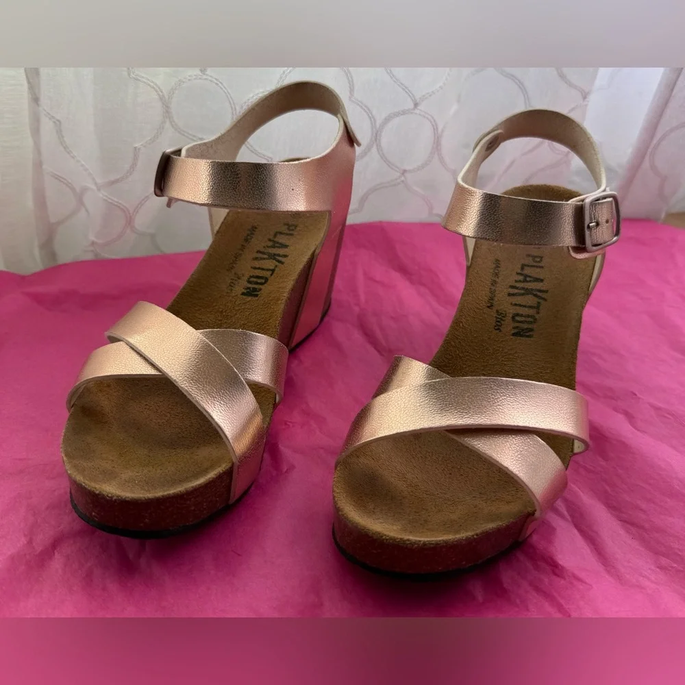 Plakton‎ Rose Gold Wedge Sandals size 7